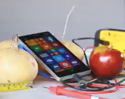 เจ๋งสุดๆ ชาร์จแบตเตอรี่ให้ Nokia Lumia 930 ด้วย แอปเปิล กับ มันฝรั่ง! 