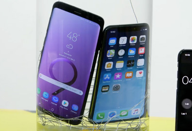ทดสอบคุณสมบัติด้านการกันน้ำระหว่าง Samsung Galaxy S9 vs iPhone X รุ่นไหนทนทานต่อน้ำได้ดีกว่า (มีคลิป)