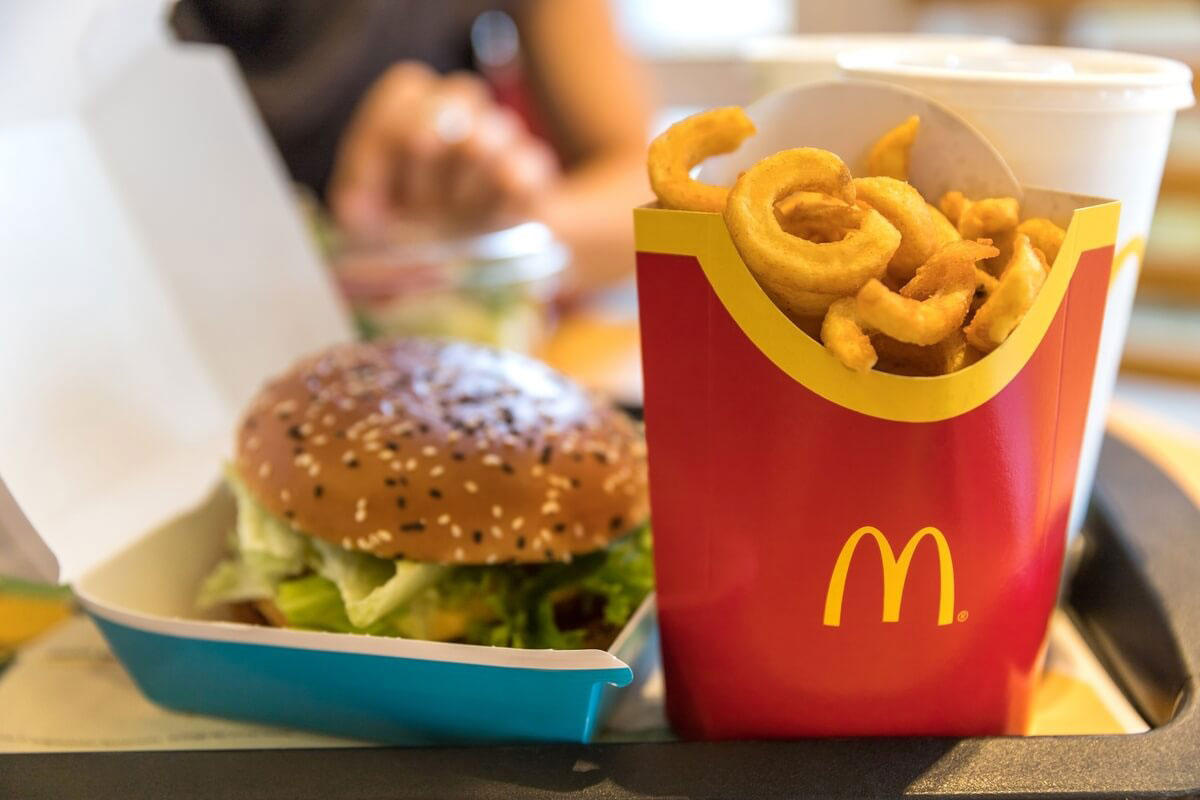 Ile Kosztuje Chicken Box W Mcdonaldzie McDonald's ยื่นจดทะเบียนการค้า เตรียมเปิดตัวร้านอาหารเสมือนจริงบน