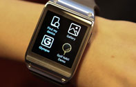 เปรียบเทียบ Sony SmartWatch 2 vs Samsung Galaxy Gear สองคู่แข่งรายใหญ่ ในตลาด SmartWatch รุ่นใด ฟังก์ชั่นการใช้งานดีกว่า ? 