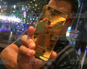 ฮือฮา นักธุรกิจดัง บินไปซื้อ iPhone 6 ทองคำแท้ 24 กะรัต มาใช้เป็นคนแรกในไทย 