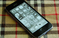 [Tip & Trick] รู้หรือไม่? การเปิดใช้งานโหมดจอสีขาวดำบน iPhone ช่วยประหยัดแบตเตอรี่ได้ 