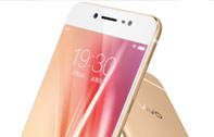 vivo X7 และ vivo X7 Plus มือถือเพื่อการเซลฟี่ เปิดตัวแล้ว! ด้วยกล้องด้านหน้า ความละเอียด 16 ล้านพิกเซล พร้อมไฟแฟลชที่กล้องด้านหน้า และ RAM 4 GB เคาะราคาที่หมื่นต้น ๆ