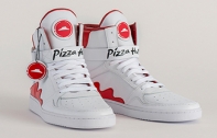 มิติใหม่แห่งการสั่งพิซซ่า Pie Tops รองเท้าจาก Pizza Hut ที่ไม่ได้เท่อย่างเดียว แต่ใช้สั่งพิซซ่าได้ด้วย!