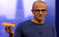 CEO ไมโครซอฟต์เผยมือถือรุ่นต่อไป (Surface Phone) จะแตกต่างและปฏิวัติวงการมือถืออย่างที่คุณไม่เคยเห็นมาก่อน