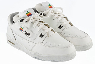 ห้ามพลาด! Sneaker ยุค 90s จาก Apple เตรียมเปิดประมูลใน ebay แล้ว เคาะราคาเริ่มต้นที่ 510,000 บาท