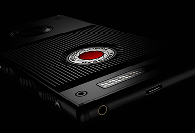 จะล้ำไปไหน! เปิดตัว RED Hydrogen One มือถือพร้อมจอ Holographic ดูคอนเทนต์ 3D ได้โดยไม่ต้องใส่แว่น บนดีไซน์ตัวเครื่องไทเทียมสุดแกร่ง เคาะราคาเริ่ม 40,700 บาท