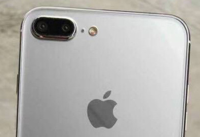 หลุดภาพ iPhone 7S Plus เครื่องดัมมี่ เผยดีไซน์ด้านหลังแบบใหม่ เป็นกระจกทั้งหมด ไม่มีเส้นเสาสัญญาณ และรองรับการชาร์จแบบไร้สาย