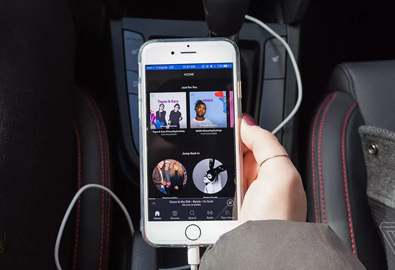 วิธีทำให้ iPhone ไม่ต้องเล่นเพลงเดิมให้ฟังแบบซ้ำๆ เวลาต่อเข้ากับเครื่องเสียงในรถ ทำอย่างไร มาดูกัน