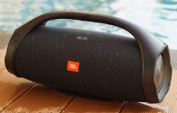 [รีวิว] JBL Boombox ลำโพงไร้สายไซส์บิ๊กแบบพกพา ด้วยเสียงเบสทรงพลัง พร้อมแบตขนาดใหญ่ถึง 20,000 mAh รองรับการใช้งานได้ 24 ชั่วโมง และเป็น Powerbank ได้ในตัว บนบอดี้กันน้ำ IPX7 เคาะราคาที่ 17,900 บาท 