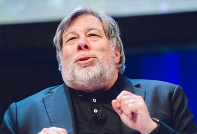 Steve Wozniak เผยเหตุผลที่ยังไม่ประทับใจ iPhone X แม้โดยรวมจะใช้งานได้ดี