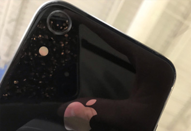 ของจริงหรือปลอม ? กับภาพหลุด iPhone 9 ล่าสุด พบเลนส์กล้องด้านหลังมีขนาดใหญ่ขึ้น และย้ายตำแหน่งของไฟแฟลชมาอยู่ใต้เลนส์