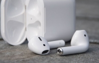 AirPods 2 หูฟังไร้สายรุ่นสานต่อ จ่อมาพร้อมฟีเจอร์ติดตามสุขภาพของผู้ใช้ และรองรับการชาร์จไร้สาย คาดเปิดตัวช่วงครึ่งแรกของปี 2019 นี้