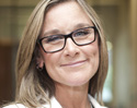 Angela Ahrendts เจ้าแม่แห่ง Apple Store เตรียมลาออกจาก Apple ในเดือนเมษายนนี้