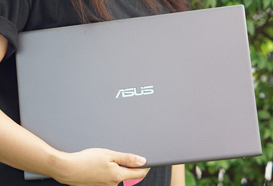 [รีวิว] ASUS VivoBook 15 X512F โน้ตบุ๊กสายทำงานขนาด 15.6 นิ้วรุ่นใหม่ ด้วยดีไซน์ขอบจอบางทั้ง 4 ด้าน, RAM 8 GB, การ์ดจอ NVIDIA GeForce MX250 และนวัตกรรม ErgoLift เคาะราคาที่ 20,990 บาท