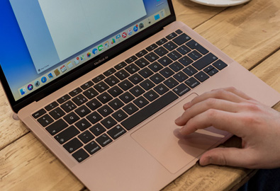 MacBook Air 2019 รุ่นใหม่ อาจเปลี่ยนมาใช้แผงคีย์บอร์ดกลไกแบบ Scissor Switch ทนทานกว่าเดิม ลุ้นเปิดตัวปลายปีนี้