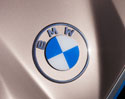 BMW เปลี่ยนโฉมโลโก้ใหม่ มาพร้อมกับดีไซน์โปร่งใสแบบมินิมอลสไตล์ ดูทันสมัยมากขึ้น พร้อมเปิดตัว BMW i4 คอนเซ็ปต์รถยนต์ไฟฟ้า ที่วิ่งได้ไกลถึง 600 กิโลเมตร