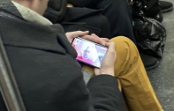หลุดภาพ Pixel Fold หลังพบผู้ใช้ในรถไฟใต้ดิน คาดเปิดตัวในงาน Google I/O พ.ค.นี้