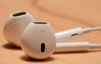 รีวิว หูฟัง EarPods: Gizmodo บอก หูฟังใหม่ iphone 5 EarPods ดีขึ้นกว่าเดิม แต่โดยรวมแล้วยังไม่ดีขึ้นมากนัก 