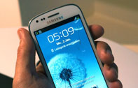 สัมผัสแรก Samsung Galaxy S III Mini (S3 mini) เล็กกว่า เบากว่า