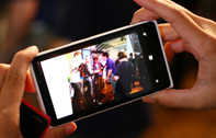 เปรียบเทียบภาพถ่ายในที่แสงน้อย ระหว่าง Nokia Lumia 920 และ iPhone 5 (ไอโฟน 5)