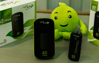 AIS 3G 2100 ส่ง Pocket Wifi 42 Mbps. เจาะกลุ่มผู้ใช้หลายดีไวซ์ ให้เล่นเน็ต พร้อมกันได้สูงสุด 10 เครื่อง ตัวจริงเจ้าแรกของตลาด
