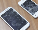 ทดสอบการตกกระแทกแบบ Drop Test ระหว่าง ไอโฟน 4S (iPhone 4S) และ Samsung Galaxy S III พร้อมคลิปประกอบ
