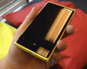 ทดสอบประสิทธิภาพของกรอบหลังแบบ polycarbonate บน Nokia Lumia 920 ไม่มีแม้แต่รอยขีดข่วน