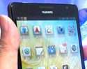 ผู้บริหาร Huawei โชว์ Huawei Ascend Mate สมาร์ทโฟนหน้าจอ 6.1 นิ้ว ให้ชมก่อนใคร ก่อนเปิดตัวทางการ ในงาน CES 2013 