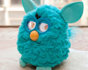 Furby (เฟอร์บี้) คืออะไร รู้จักกับ ตุ๊กตายอดฮิต พูดได้ สั่งงานผ่านแอพพลิเคชั่น บน iOS และ Android