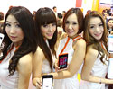 บูธทรูมูฟ เอช ในงาน Thailand Mobile Expo 2013 คึกคัก โปรโมชั่นแรงโดนใจสาวกสมาร์ท ดีไวซ์ แห่ซื้อเครื่องพร้อมแพ็กเกจ เผยยอดขายวันแรกทะลุเป้า