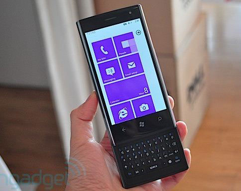 Dell Venue อีกหนึ่ง Windows Phone 7 ที่น่าสนใจ